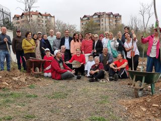 25.YILIMIZDA 25 CUMHURİYET KADINI ADINA AĞAÇ DİKİMİ